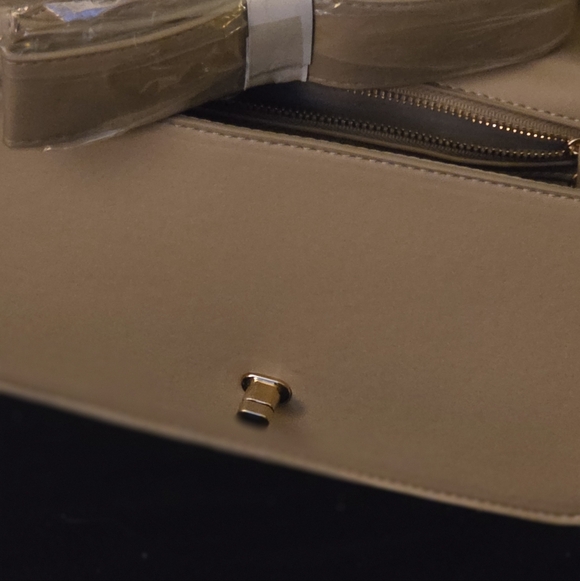 Valentino Chic Quilted Tan Crossbody Bag New With Tags - Picture 3 of 5